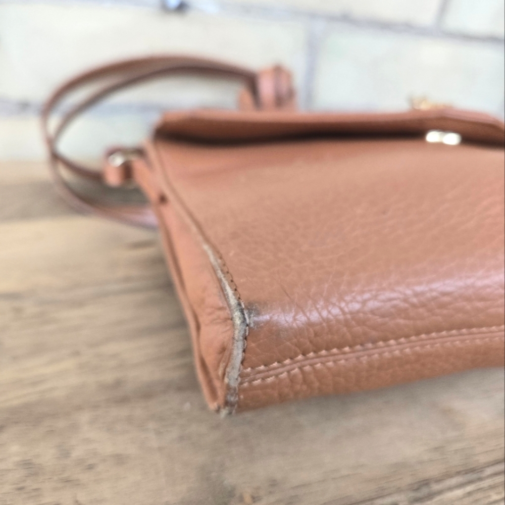 Moda Tan Leather Crossbody Bag - Picture 10 of 13